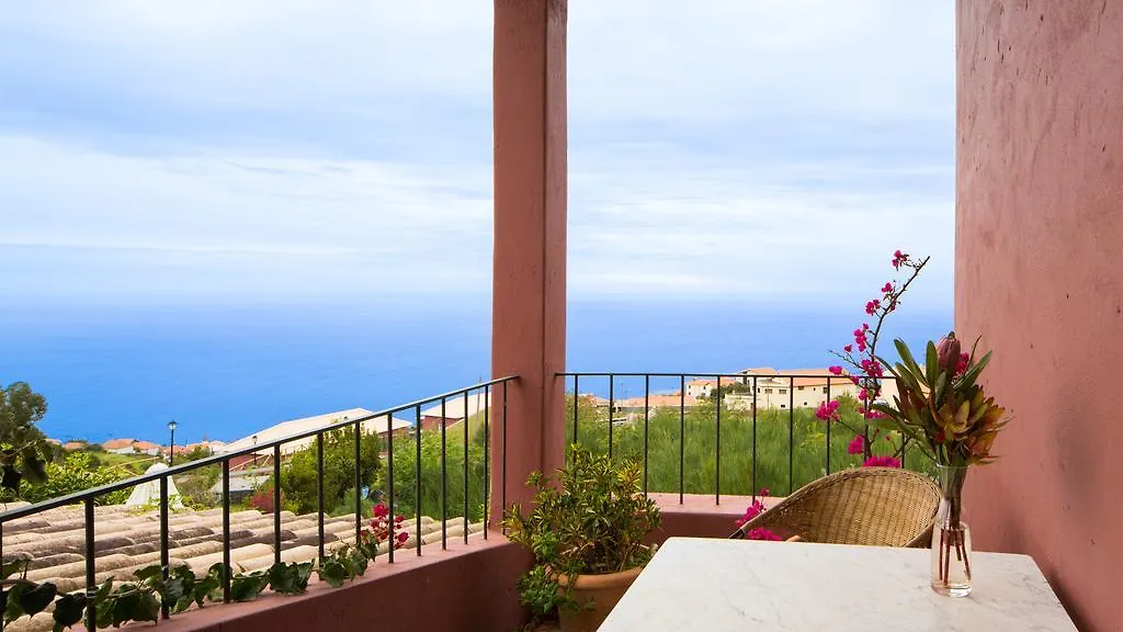 Atrio Hotel Estreito Da Calheta 4*,